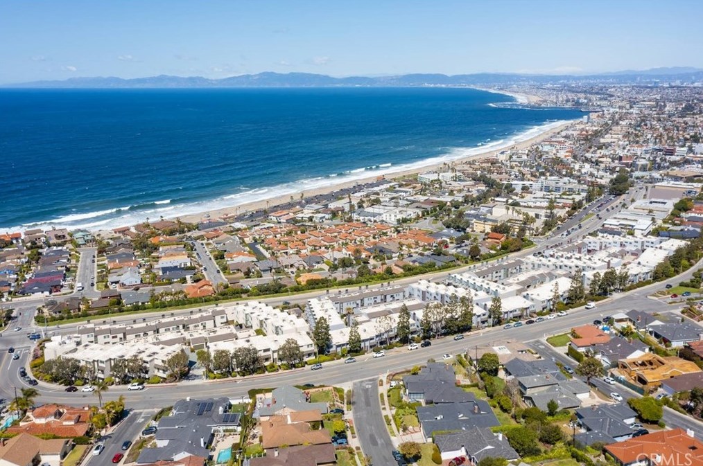 169 Calle Mayor, Redondo Beach CA  90277-6509 exterior