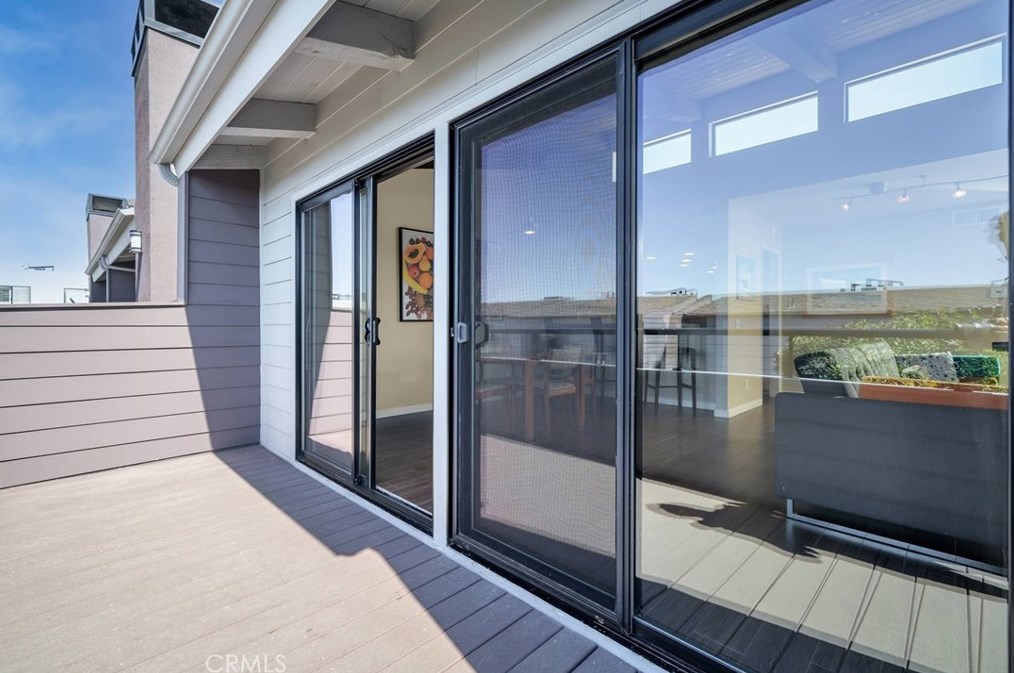 169 Calle Mayor, Redondo Beach CA  90277-6509 exterior