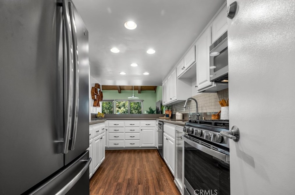 169 Calle Mayor, Redondo Beach CA  90277-6509 exterior