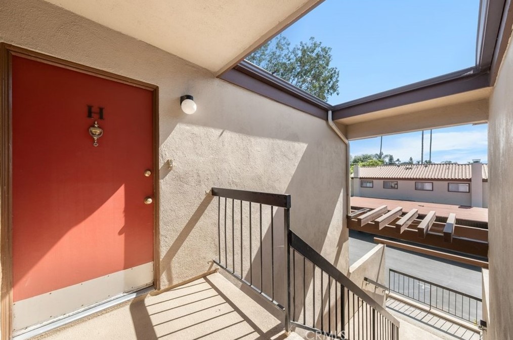 5947 Armaga Spring Rd #h, Palos Verdes Estates, CA 90275