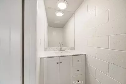 240 W Queen Street #10, Inglewood, CA 90301 - Photo 34