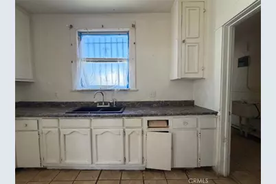 2510 3rd Avenue, Los Angeles, CA 90018 - Photo 14