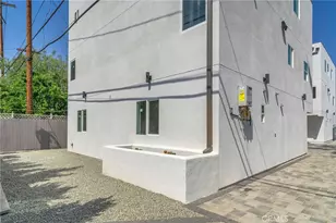 4453 Colfax Ave, Studio City, CA 91602 - Photo 32