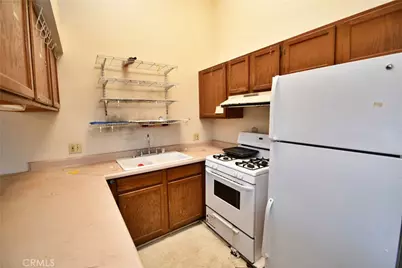 370 E Hillsdale Street, Inglewood, CA 90302 - Photo 12