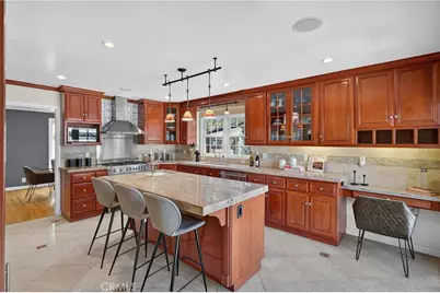 909 E Marshall Place, Long Beach, CA 90807 - Photo 18