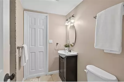 909 E Marshall Place, Long Beach, CA 90807 - Photo 46
