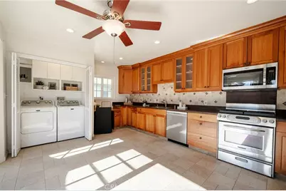 1725 S Centre Street, San Pedro, CA 90731 - Photo 14