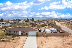 58375 Del Mar St, Yucca Valley, CA 92284 - Photo 2