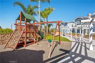 311 Aviation Pl, Manhattan Beach, CA 90266 - Photo 38