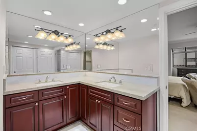 512 Esplanade #303, Redondo Beach, CA 90277 - Photo 22