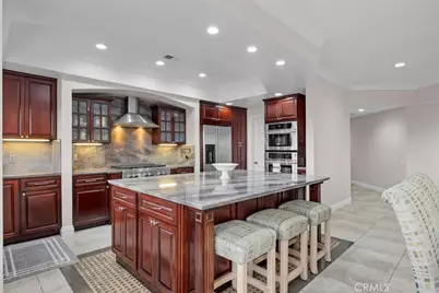 512 Esplanade #303, Redondo Beach, CA 90277 - Photo 4