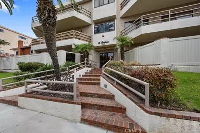 512 Esplanade #303, Redondo Beach, CA 90277 - Photo 2