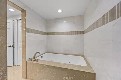 512 Esplanade #303, Redondo Beach, CA 90277 - Photo 26
