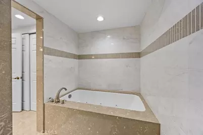 512 Esplanade #303, Redondo Beach, CA 90277 - Photo 24