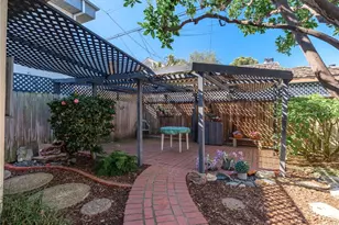 2205 Pacific Ave, Manhattan Beach, CA 90266 - Photo 18