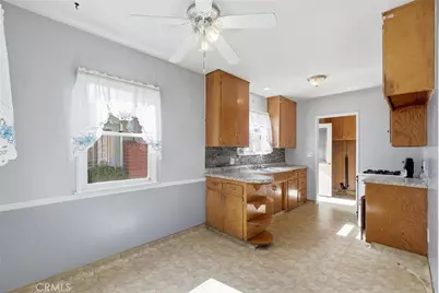 933 King Avenue, Wilmington, CA 90744 - Photo 10