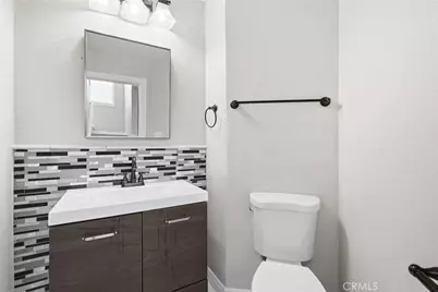 10105 S Main St, Los Angeles, CA 90003 - Photo 12