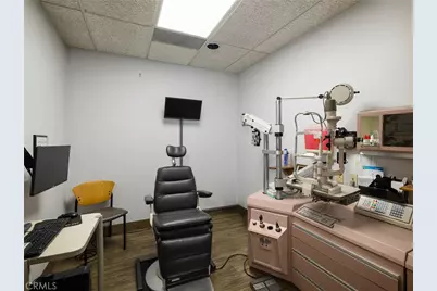 571 W 7th Street, San Pedro, CA 90731 - Photo 8