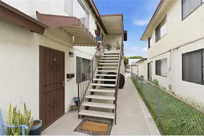 338 W 9th Street, San Pedro, CA 90731 - Photo 6