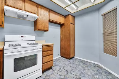 955 E 3rd #202, Long Beach, CA 90802 - Photo 4