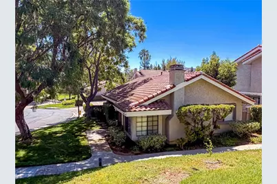929 Thistlegate, Oak Park, CA 91377 - Photo 2
