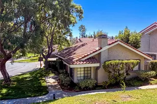 929 Thistlegate, Oak Park, CA 91377 - Photo 2