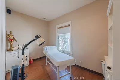 146 E Walnut Avenue, Monrovia, CA 91016 - Photo 18