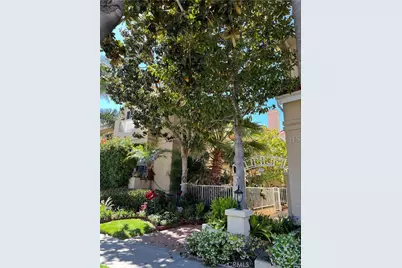 301 Diamond #B, Redondo Beach, CA 90277 - Photo 2