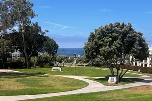 301 Diamond, Redondo Beach, CA 90277 - Photo 2