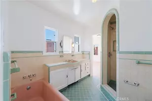 1964 Palmerston, Los Angeles, CA 90027 - Photo 38