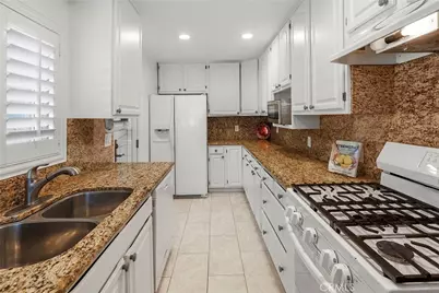 25908 Appian Way, Lomita, CA 90717 - Photo 14