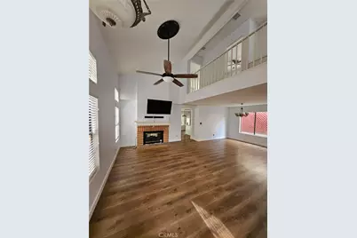 29105 Marilyn Drive, Canyon Country, CA 91387 - Photo 2