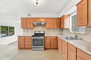1402 W 1st St, San Pedro, CA 90732 - Photo 8