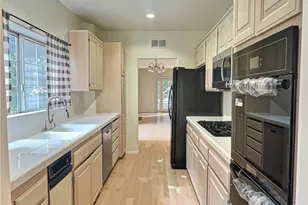 2205 S Bentley Ave, Los Angeles, CA 90064 - Photo 16