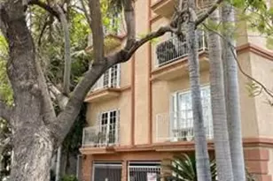 2205 S Bentley Ave, Los Angeles, CA 90064 - Photo 2