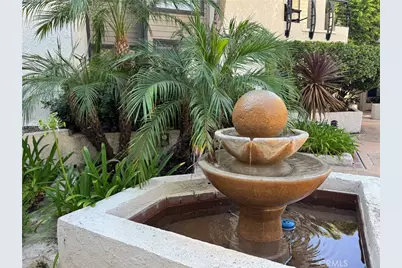 437 E Palm Avenue #207, Burbank, CA 91501 - Photo 2
