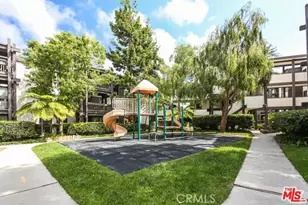 8650 Gulana Ave, Playa del Rey, CA 90293 - Photo 30