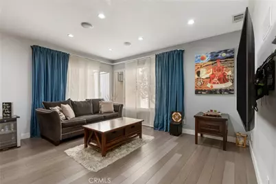 21 7th Place #510, Long Beach, CA 90802 - Photo 4