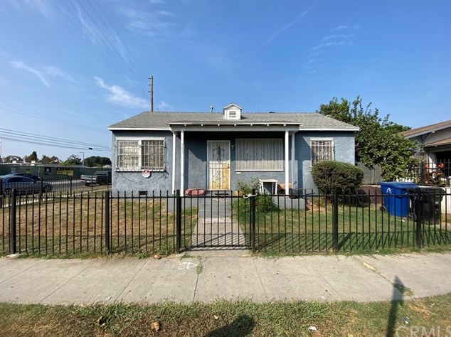 903 79th St, Los Angeles, CA 90001-2917