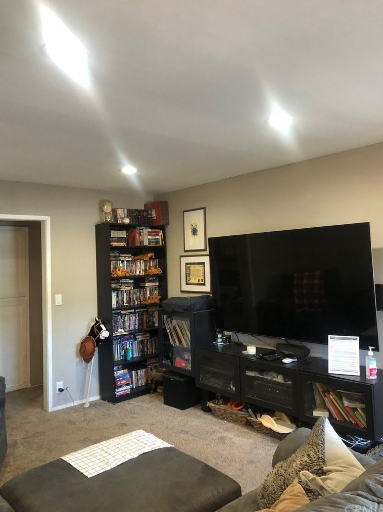 2238 Park Dr, Santa Ana, CA 92707-3121