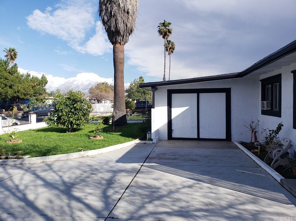 22387 Bertie Ave, Moreno Valley, CA 92553-8320