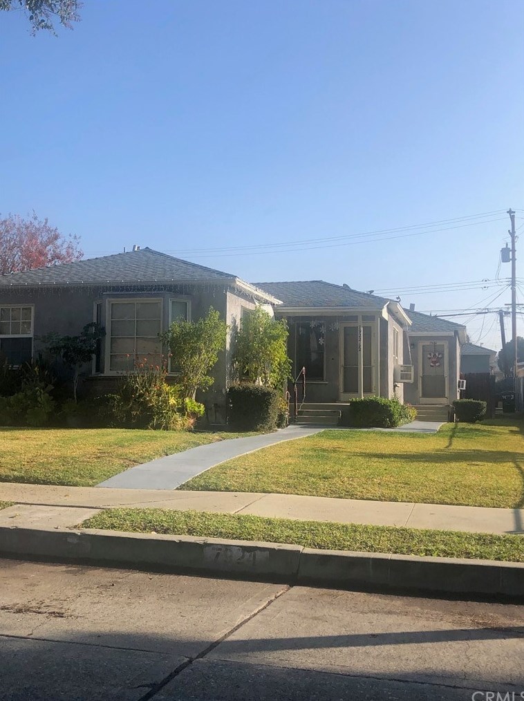 7922 Newlin Ave, Whittier CA  90602-2025 exterior