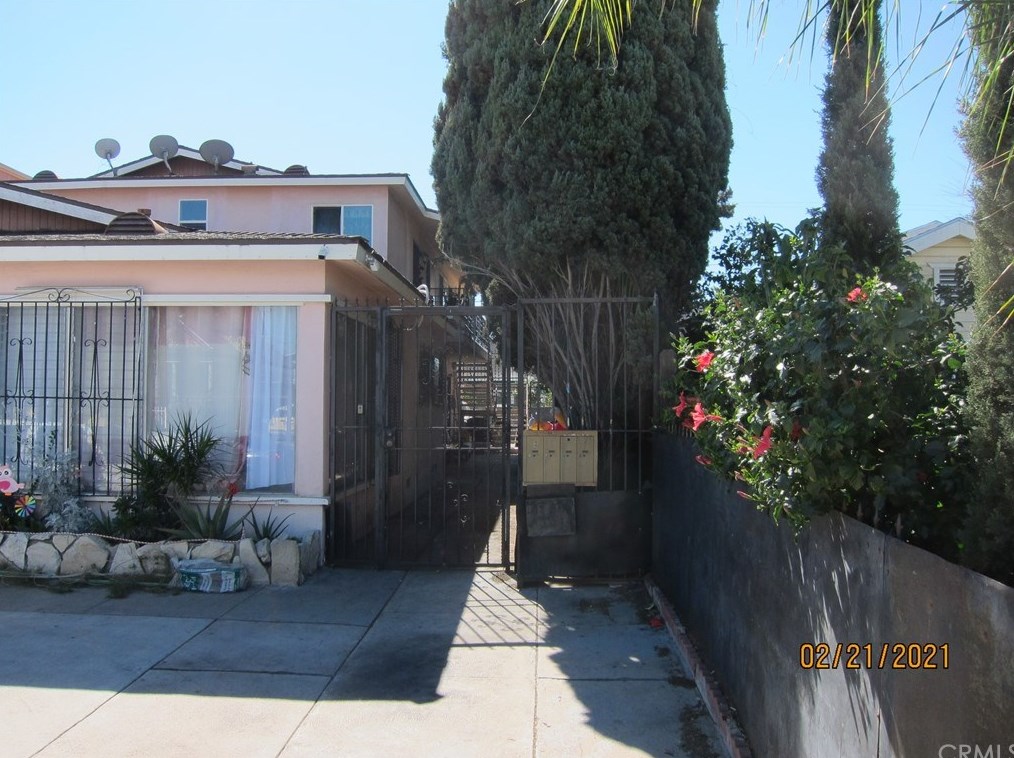 1036 24th St, Los Angeles, CA 90007-1815
