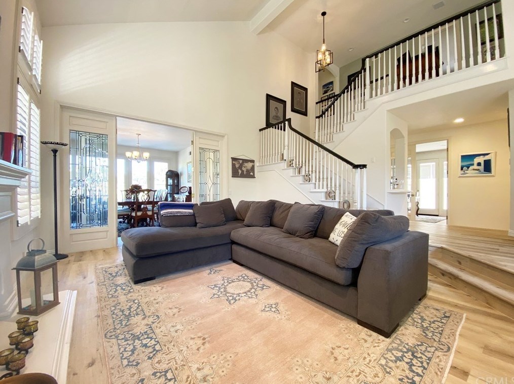 6321 Morningside Dr, Huntington Beach, CA 92648-6107