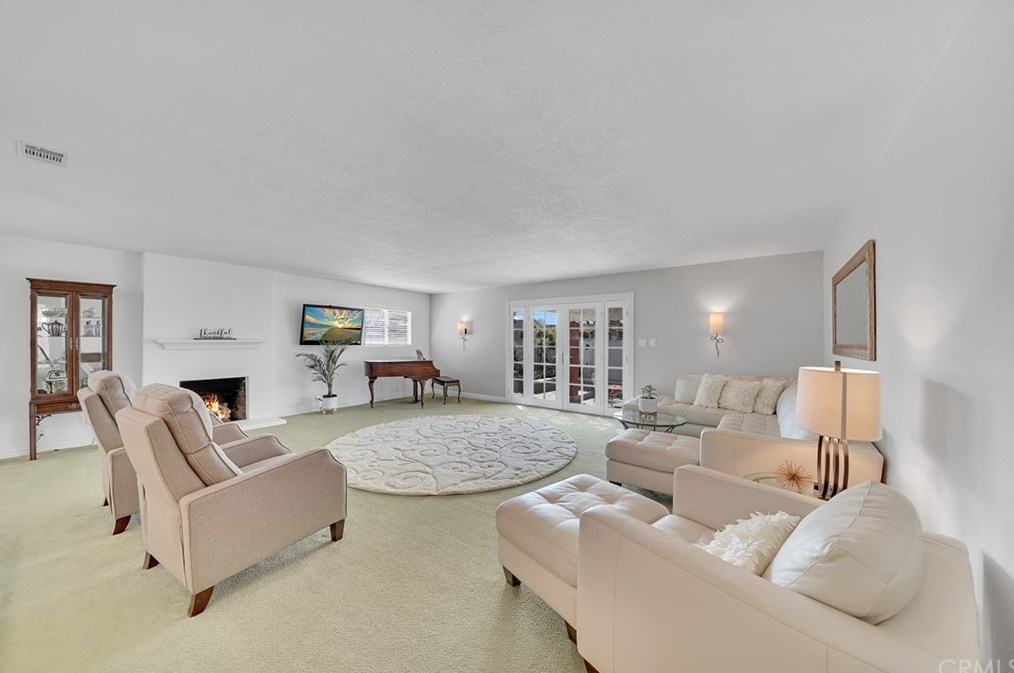 7612 Alhambra Dr, Huntington Beach, CA 92647-4649