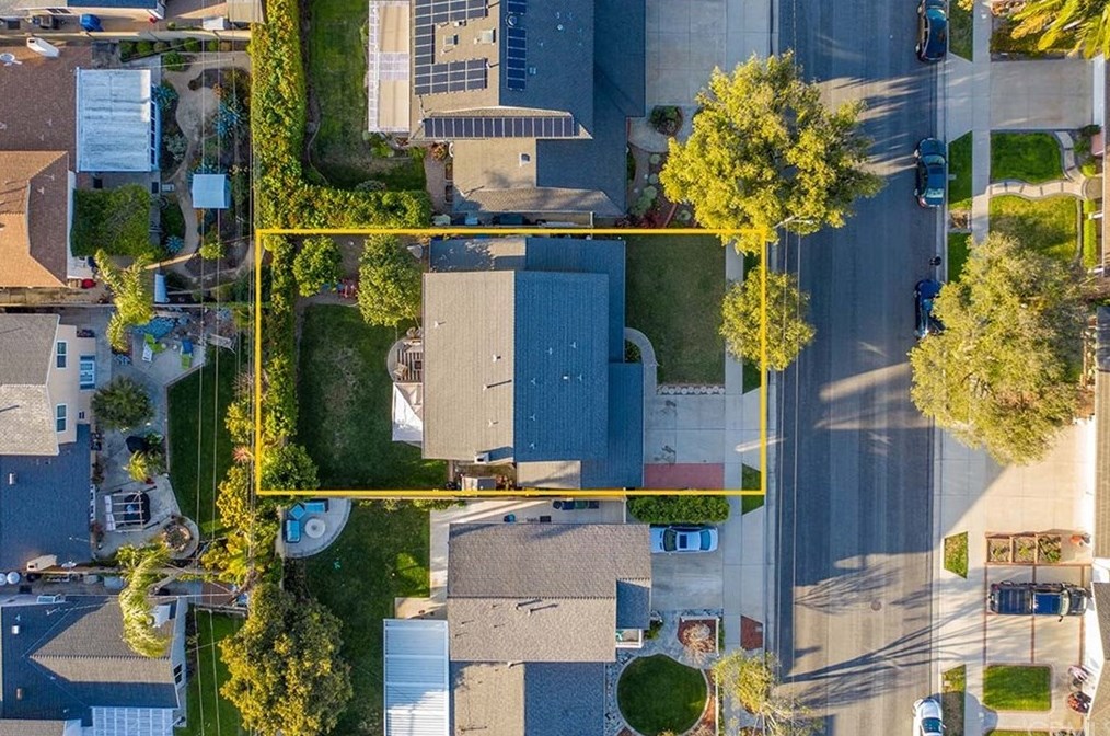 16311 Gentry Ln, Huntington Beach, CA 92647-3373