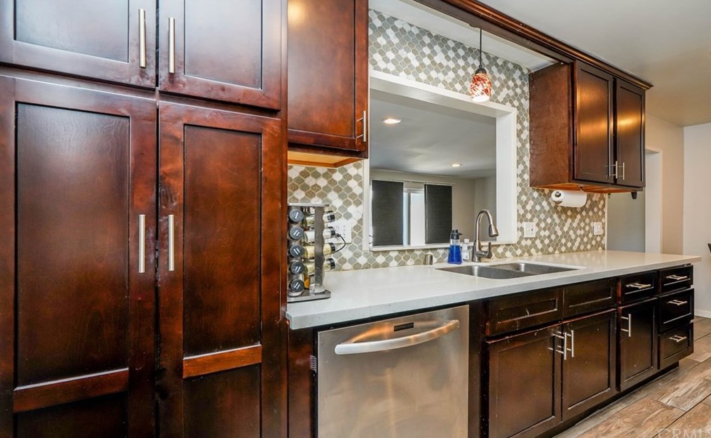 1674 Brentwood Dr, Corona, CA 92882-4770