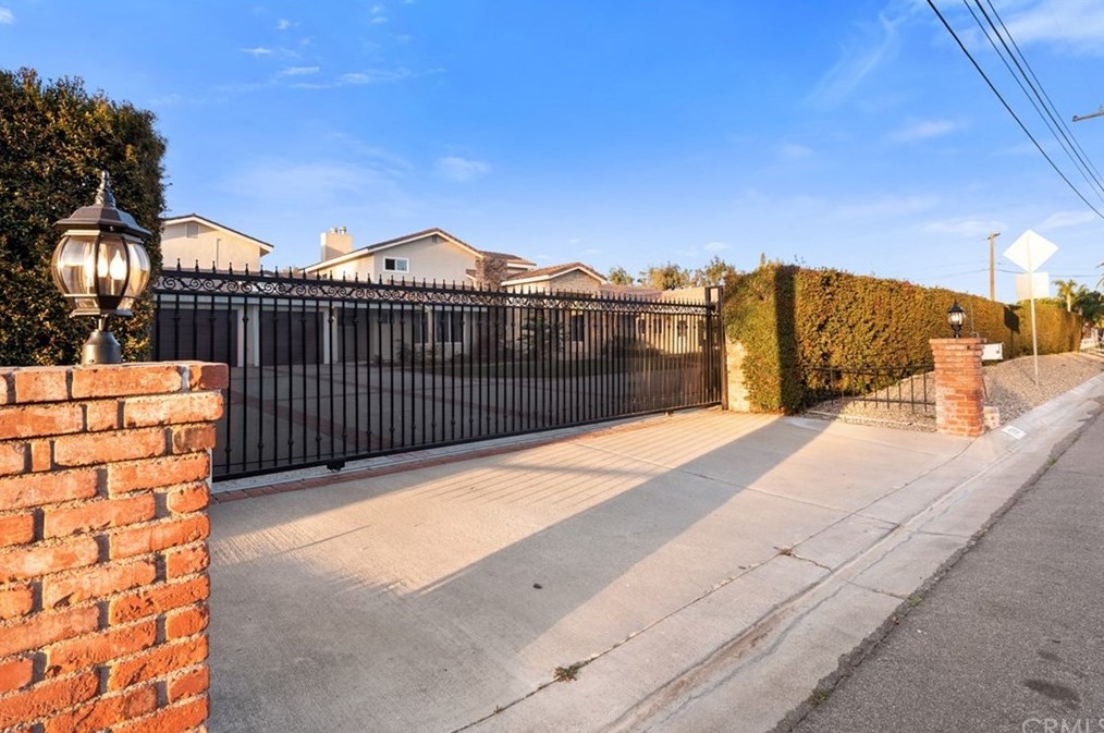 17059 El Cajon Ave, Yorba Linda, CA 92886-2220