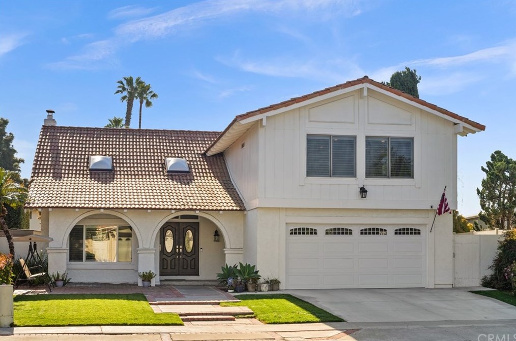 1096 Tulare Dr, Costa Mesa, CA 92626-2113