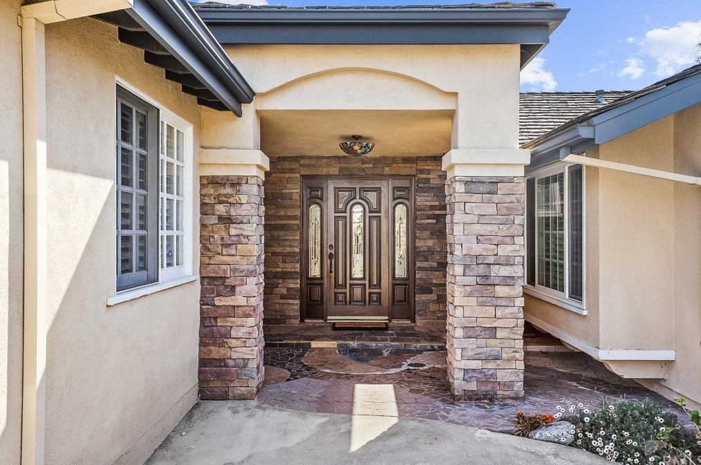 12172 Silver Fox Rd, Los Alamitos, CA 90720